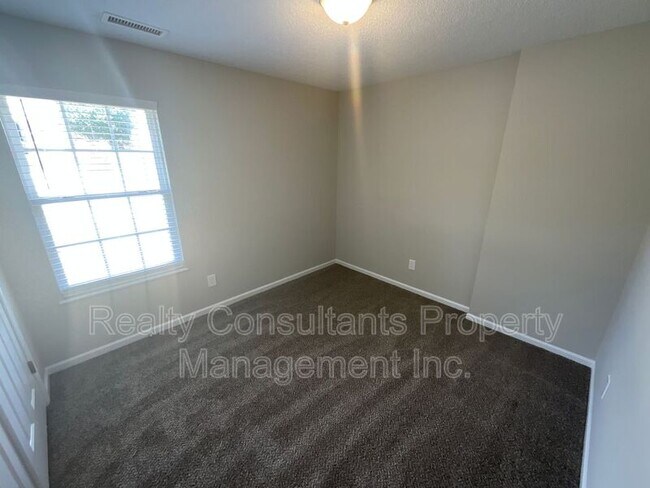 Building Photo - 2470 Shadow Valley Rd