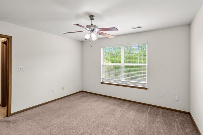 Building Photo - 509-511 Glenstone Dr.