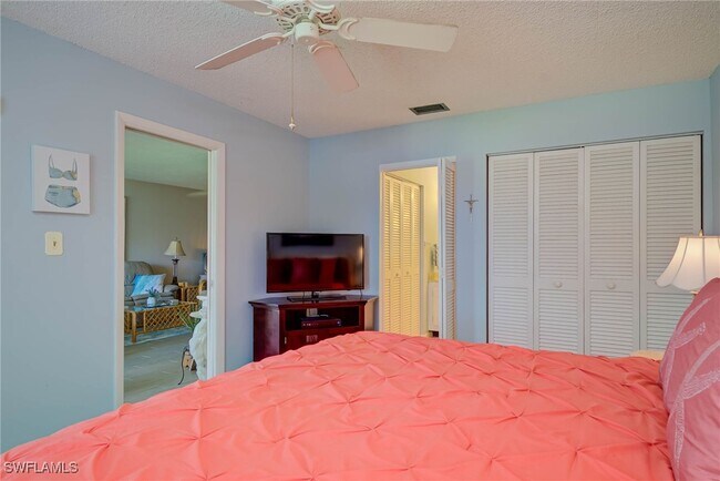 Building Photo - 325 Charlemagne Blvd