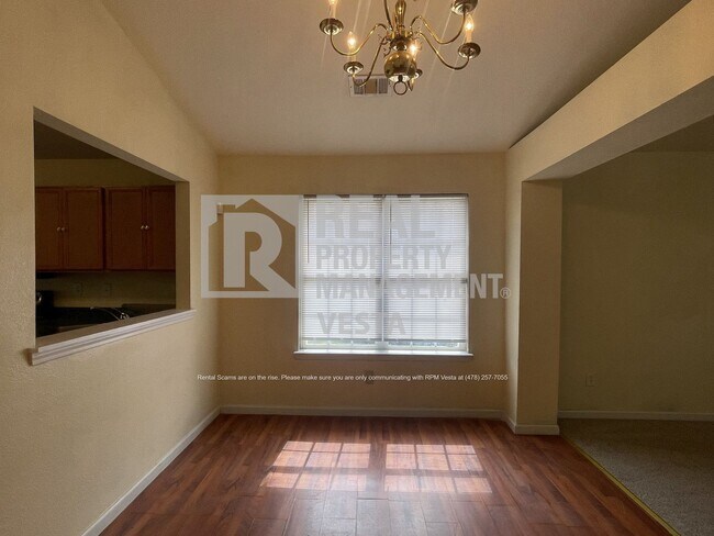 Building Photo - 451 Crabapple Pl