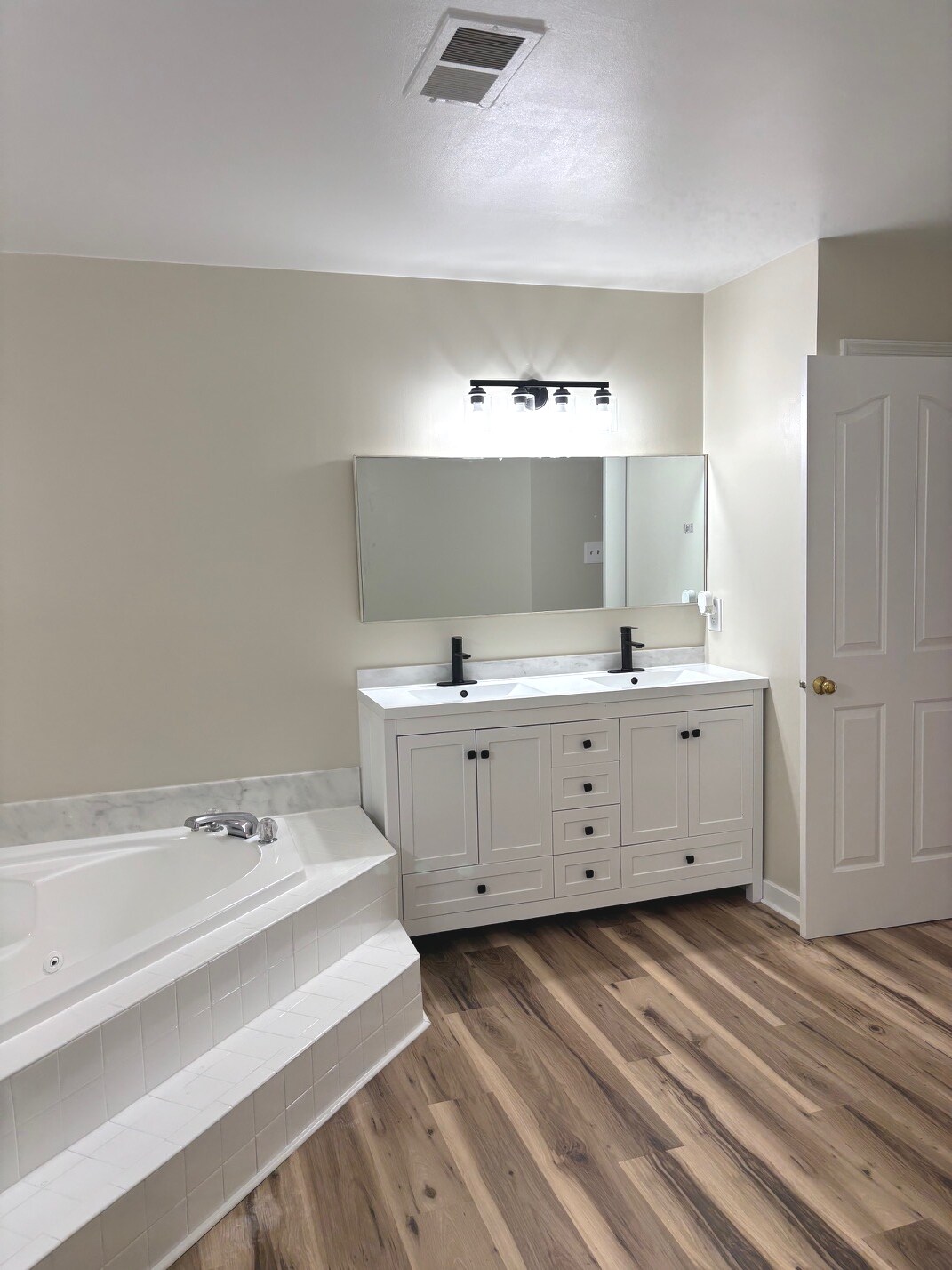 Building Photo - 106 Remington Ct