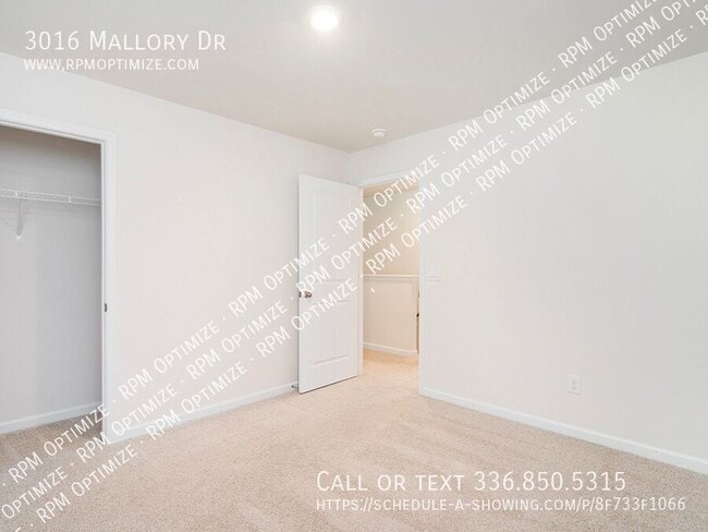 Building Photo - 3016 Mallory Dr