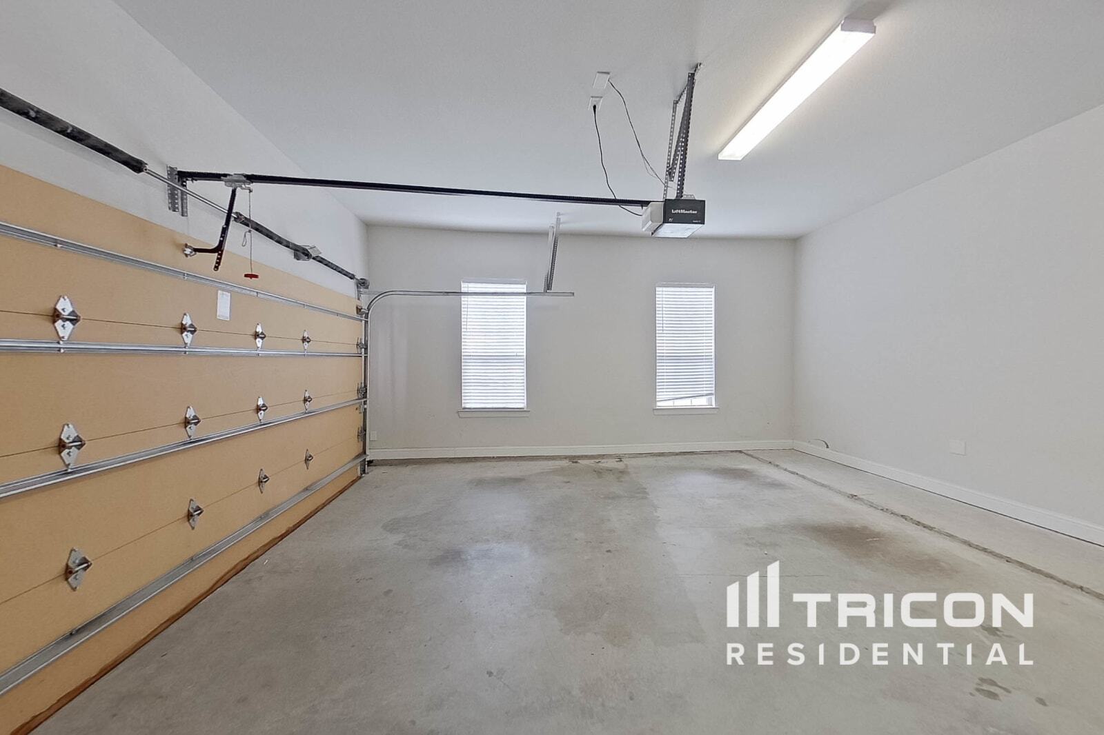 Building Photo - 3717 Hartline Hills