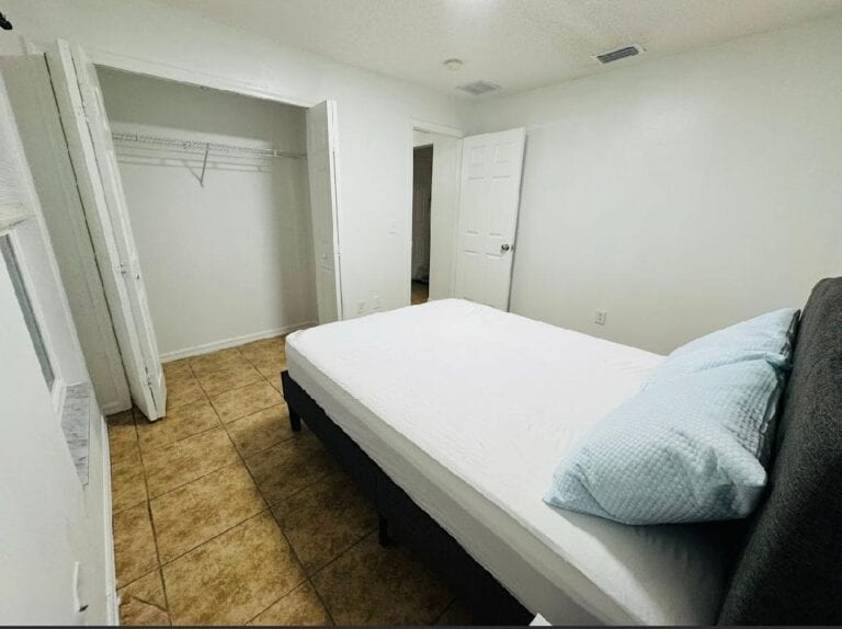 Building Photo - 536 Cheshire Way