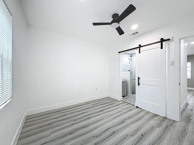 Building Photo - 303 W Valencia St