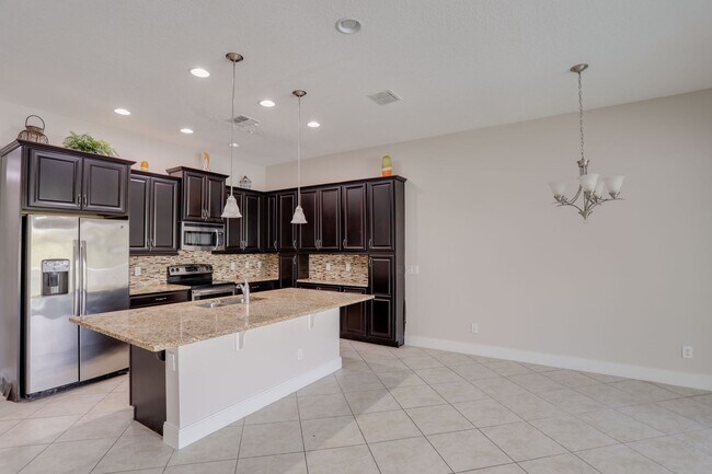 Building Photo - 510 Captiva Dr