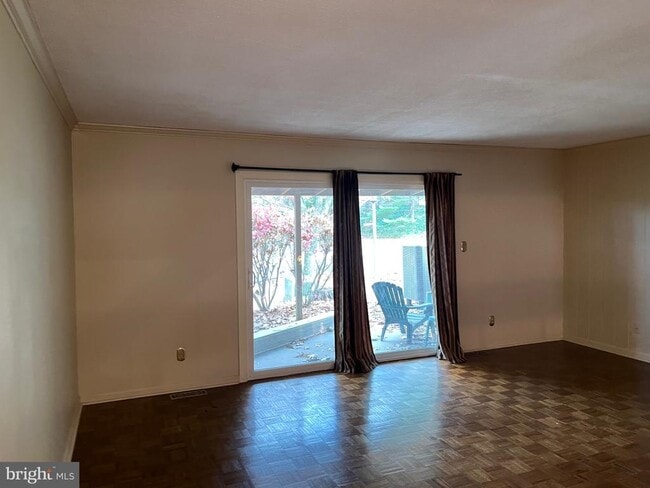 Building Photo - 70 Winged Foot Dr