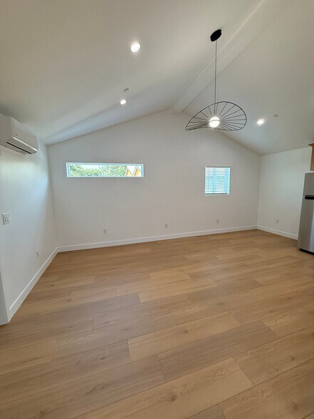 Building Photo - 8531 Orange St