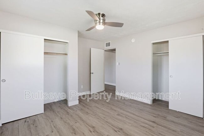 Building Photo - 1102 N 28th Pl