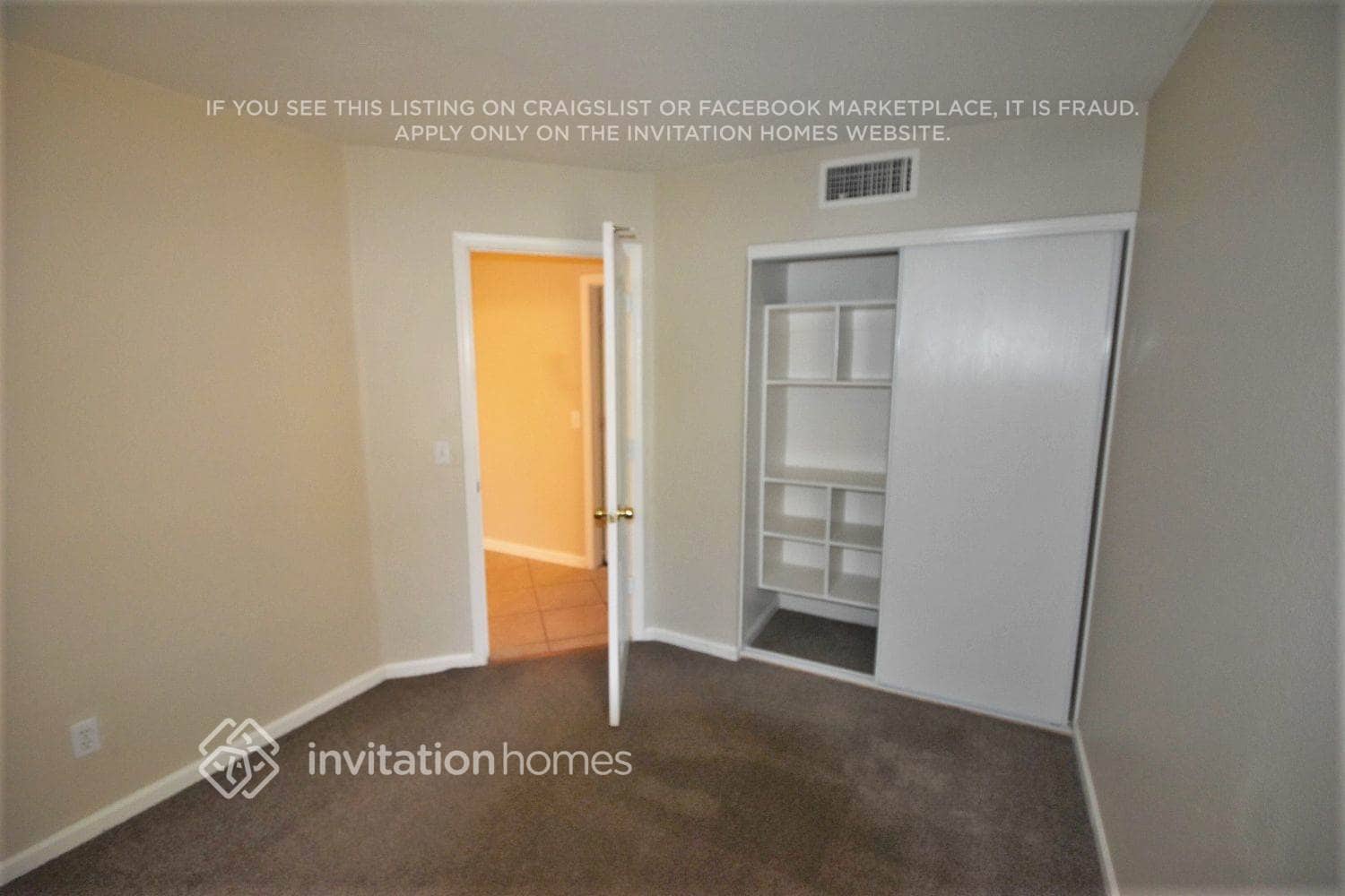 Building Photo - 7923 W Laurel Ln