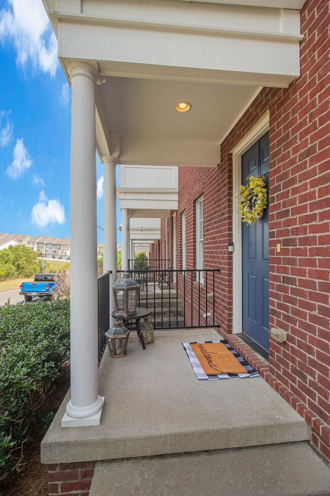 Building Photo - Beautiful Nolensville Townhome