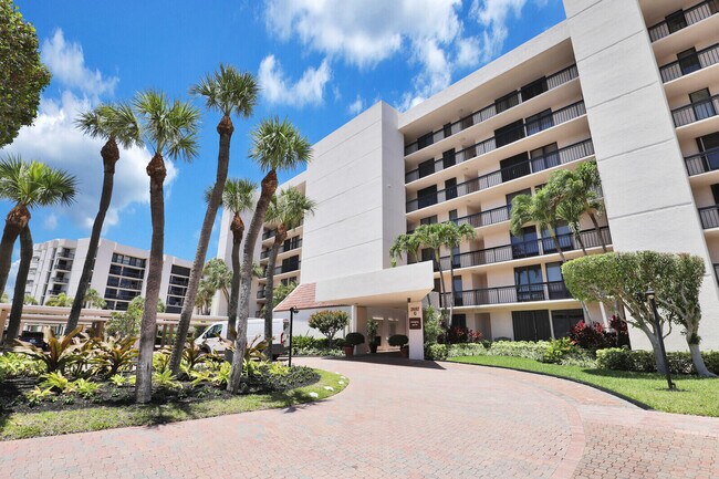 Building Photo - 2687 N Ocean Blvd