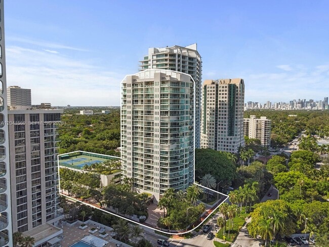 Building Photo - 2645 S Bayshore Dr