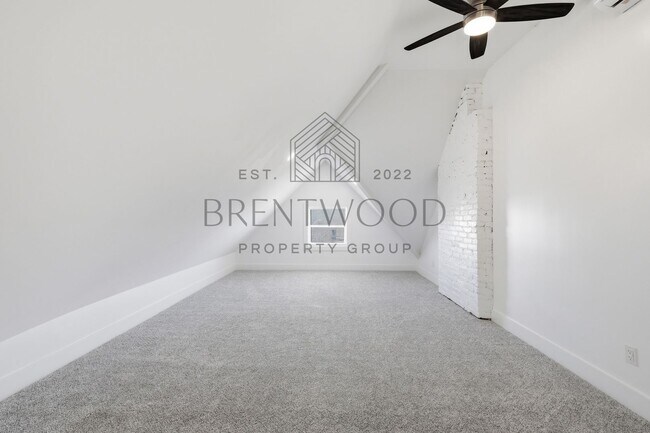 Building Photo - Fully Renovated 4bed, 3bath Home with Fenced In Yard