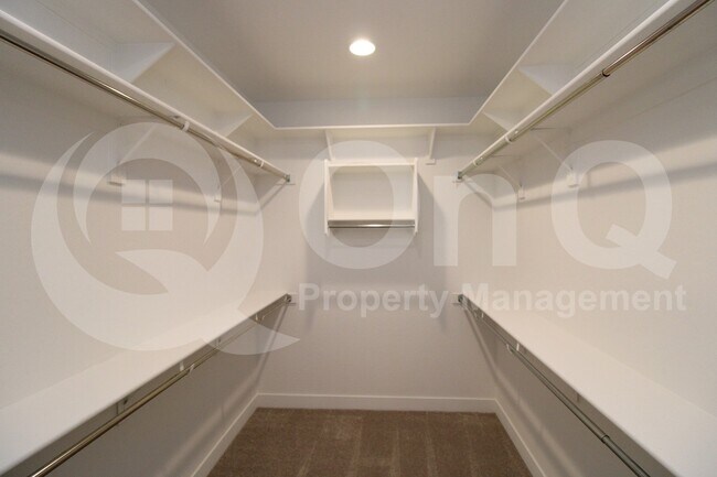 Building Photo - 5716 S Romano