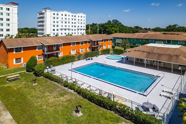 Building Photo - Excellent 1 Bed / 1 Bath located on Weatherly Condo at Central Park, Orlando