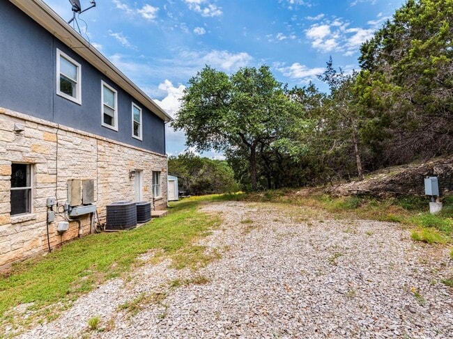 Building Photo - 22401 Briarview Dr