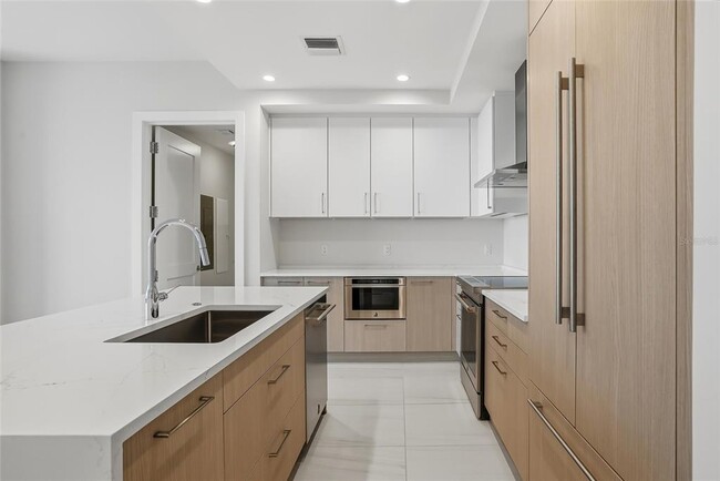 Building Photo - 275 1st Ave S