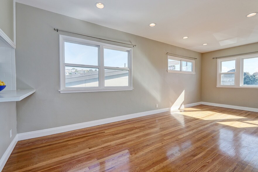 dining /living different angle - 423 28th St