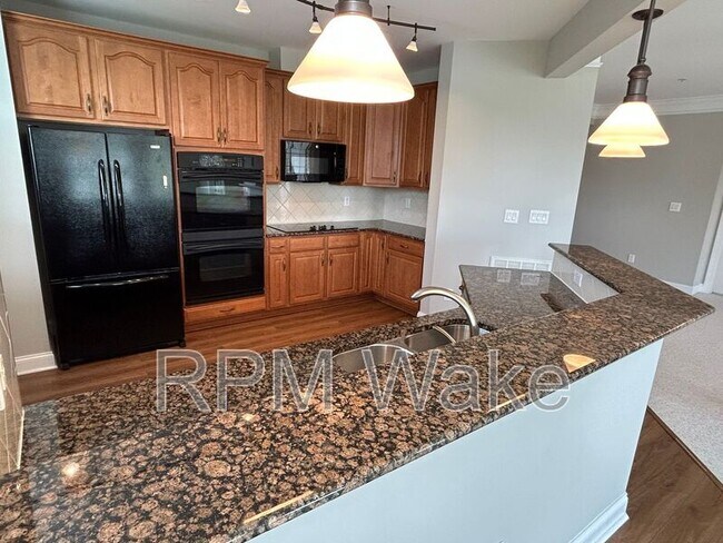 Building Photo - 10411 Rosegate Ct