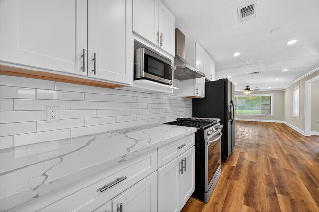 Building Photo - 4038 Cheena Dr