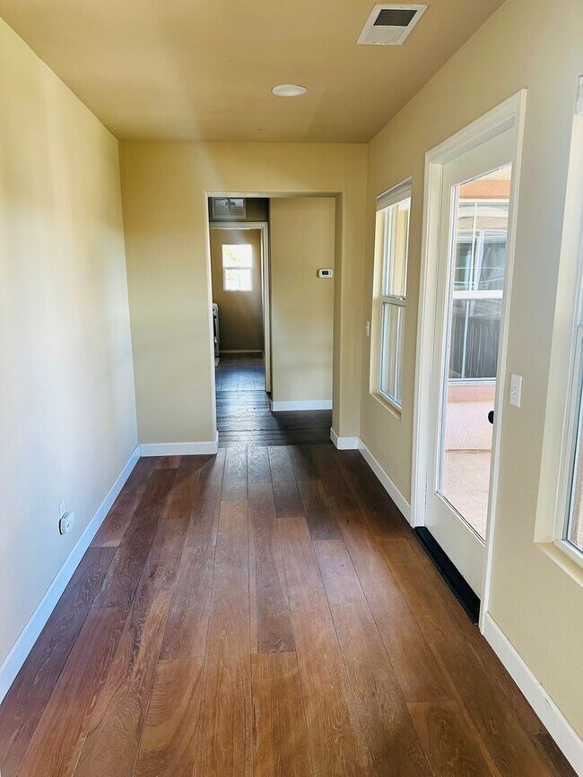 Building Photo - 5 bedroom Pool Home for rent in Murrieta