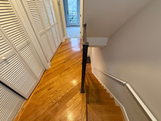 Building Photo - 7006 W Medill Ave