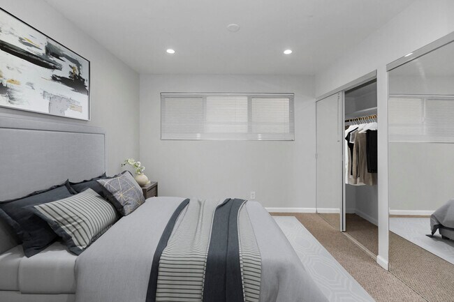 Building Photo - 5519 Mission
