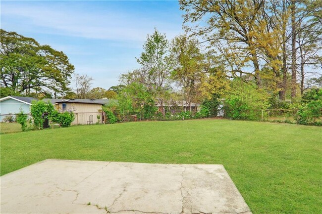 Building Photo - 3075 Stratford Arms Dr