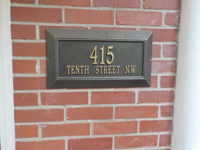 Great Neighborhood - 415 10th St NW