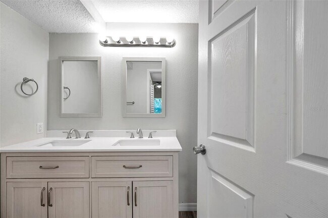 Building Photo - 6449 Cypressdale Dr