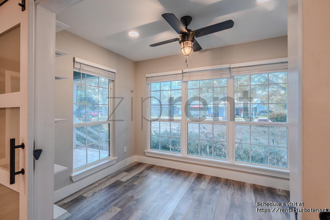 Building Photo - 722 Riveredge Dr