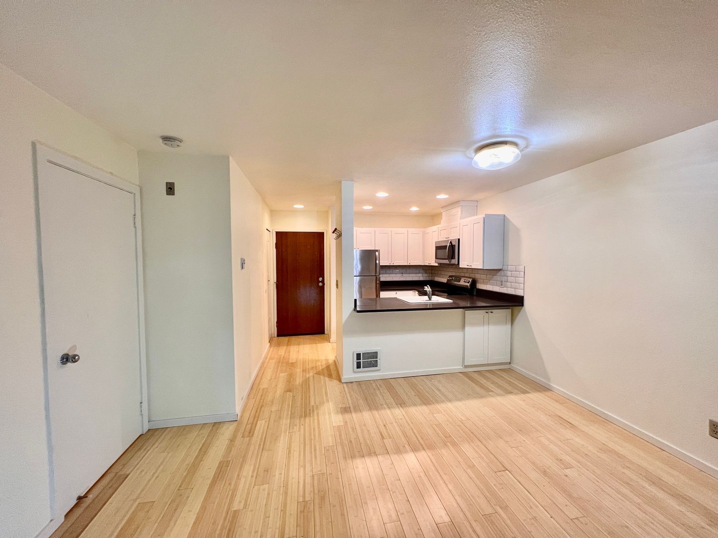 Building Photo - Underground Parking Spot!!!