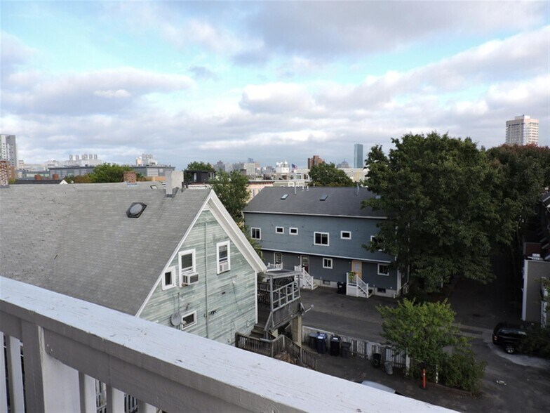 Building Photo - 274 Brookline St