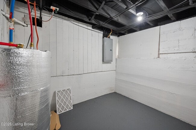 Building Photo - 343 S 42nd St