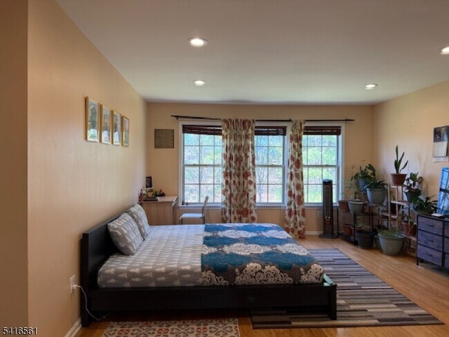 Building Photo - 1704 Bergen Ct