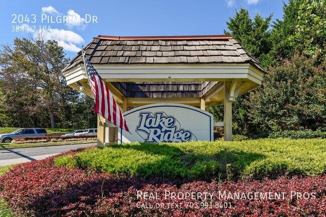 Building Photo - 2043 Pilgrim Dr