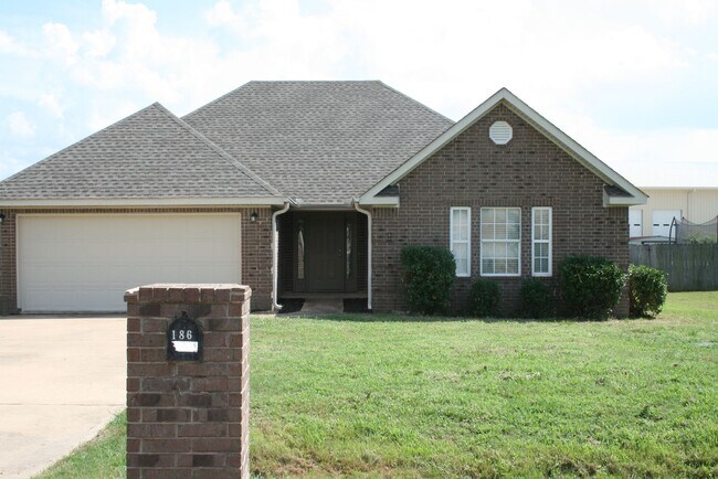 Primary Photo - 3 Bedroom 2 Bath Home in Valley View
