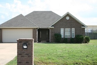Building Photo - 3 Bedroom 2 Bath Home in Valley View