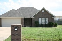 Building Photo - 3 Bedroom 2 Bath Home in Valley View