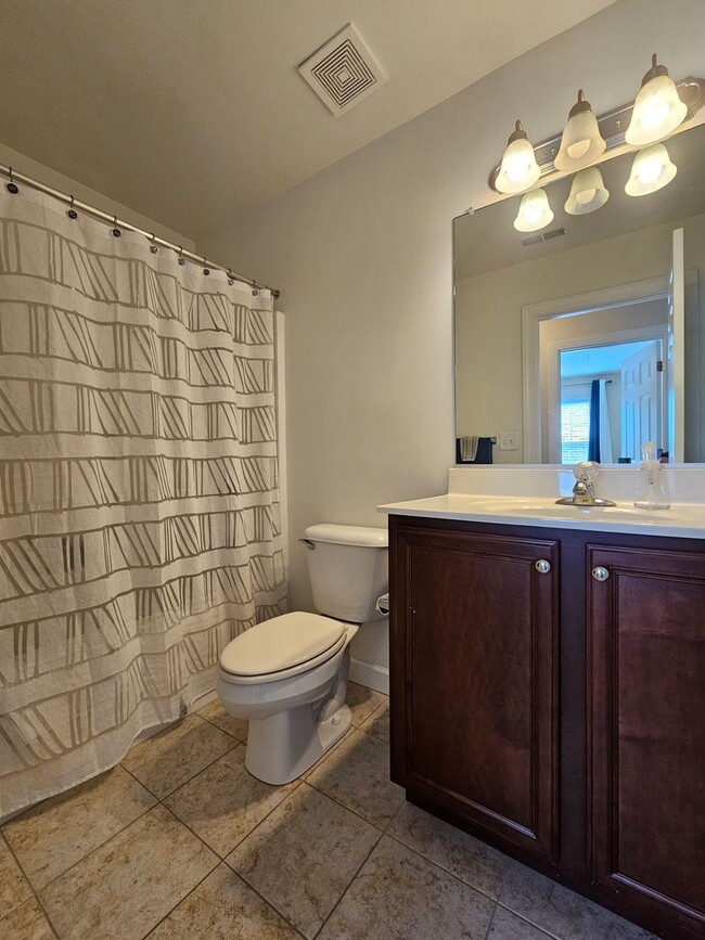 Building Photo - GRASSFIELD - Lauren's Cove