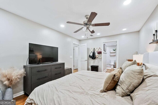 Building Photo - 3650 Ashford Dunwoody Rd NE