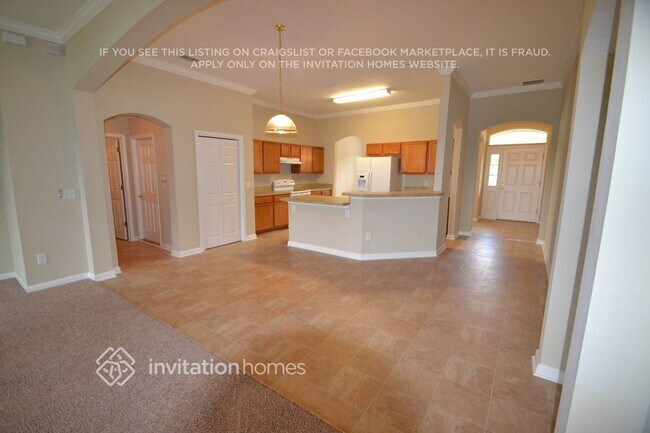 Building Photo - 11121 Apple Blossom Trail W