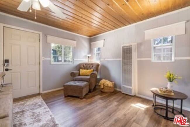 Building Photo - 320 E Tiger Lily Dr