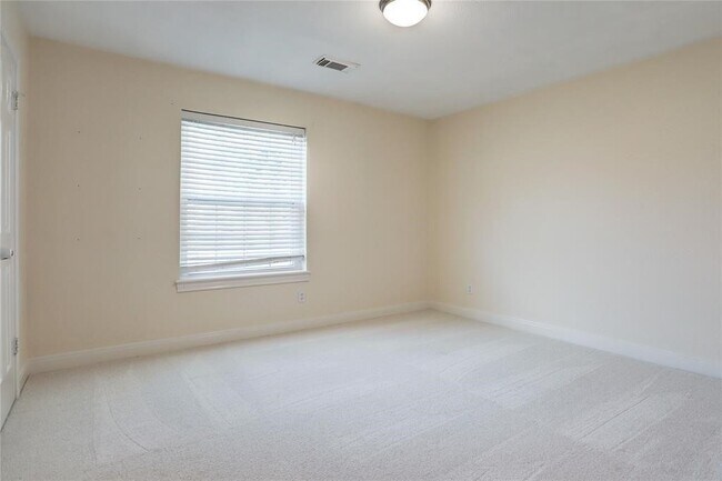 Building Photo - 3110 Fairmont Ct