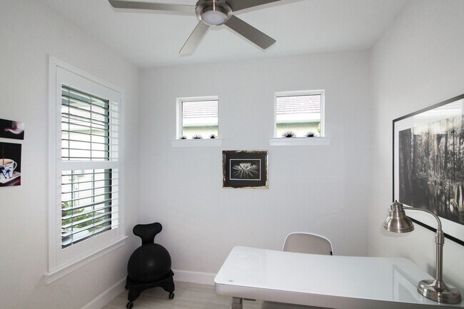 Building Photo - 9884 Bright Water Dr