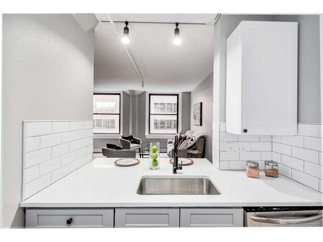 Building Photo - 444 17th St