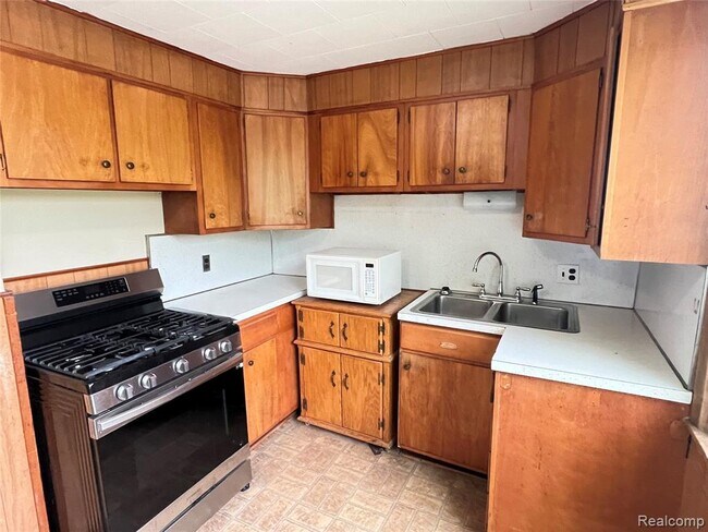 Building Photo - 9890 Chinavare Rd
