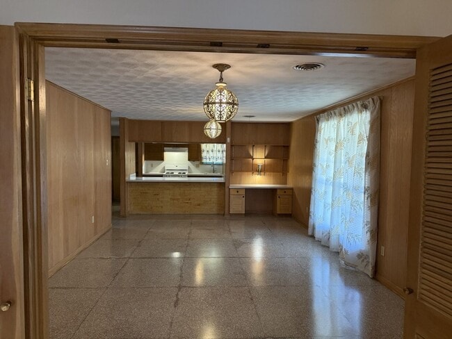 Building Photo - 956 Bonnabel Blvd