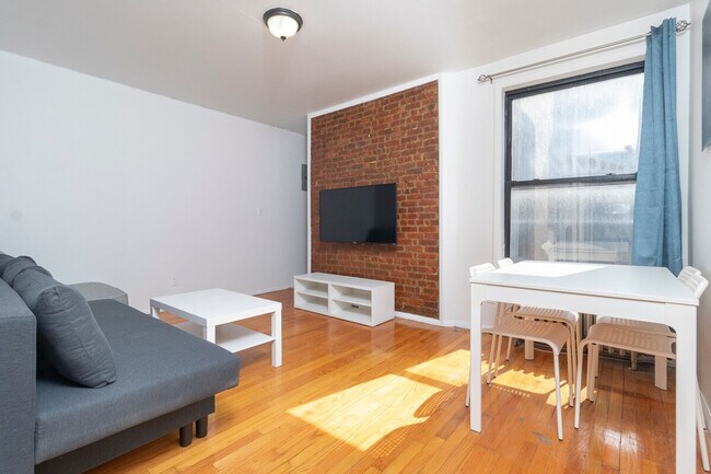 Building Photo - 329 E 94th St